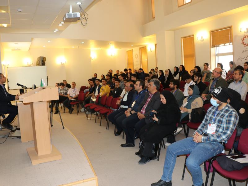 اولین دوره از سلسله رویدادهای آیپاتک در پارک علم و فناوری دانشگاه تحصیلات تکمیلی  علوم پایه زنجان برگزار شد