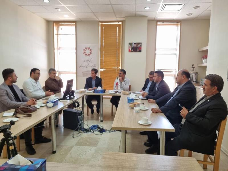 برگزاری نشست هم‌اندیشی توسعه صنایع دستی و گردشگری با رویکرد فناوری و صنایع خلاق در زنجان به مناسبت روز جهانی صنایع دستی