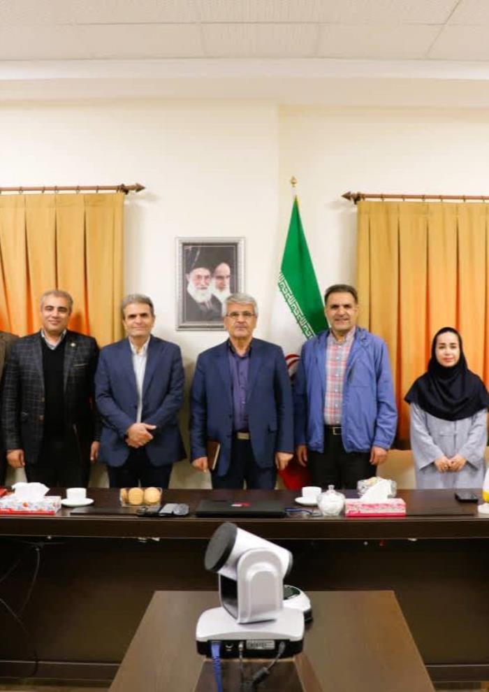 تقدیر رئیس دانشگاه از مدیر و همکاران روابط عمومی دانشگاه به مناسبت روز روابط عمومی